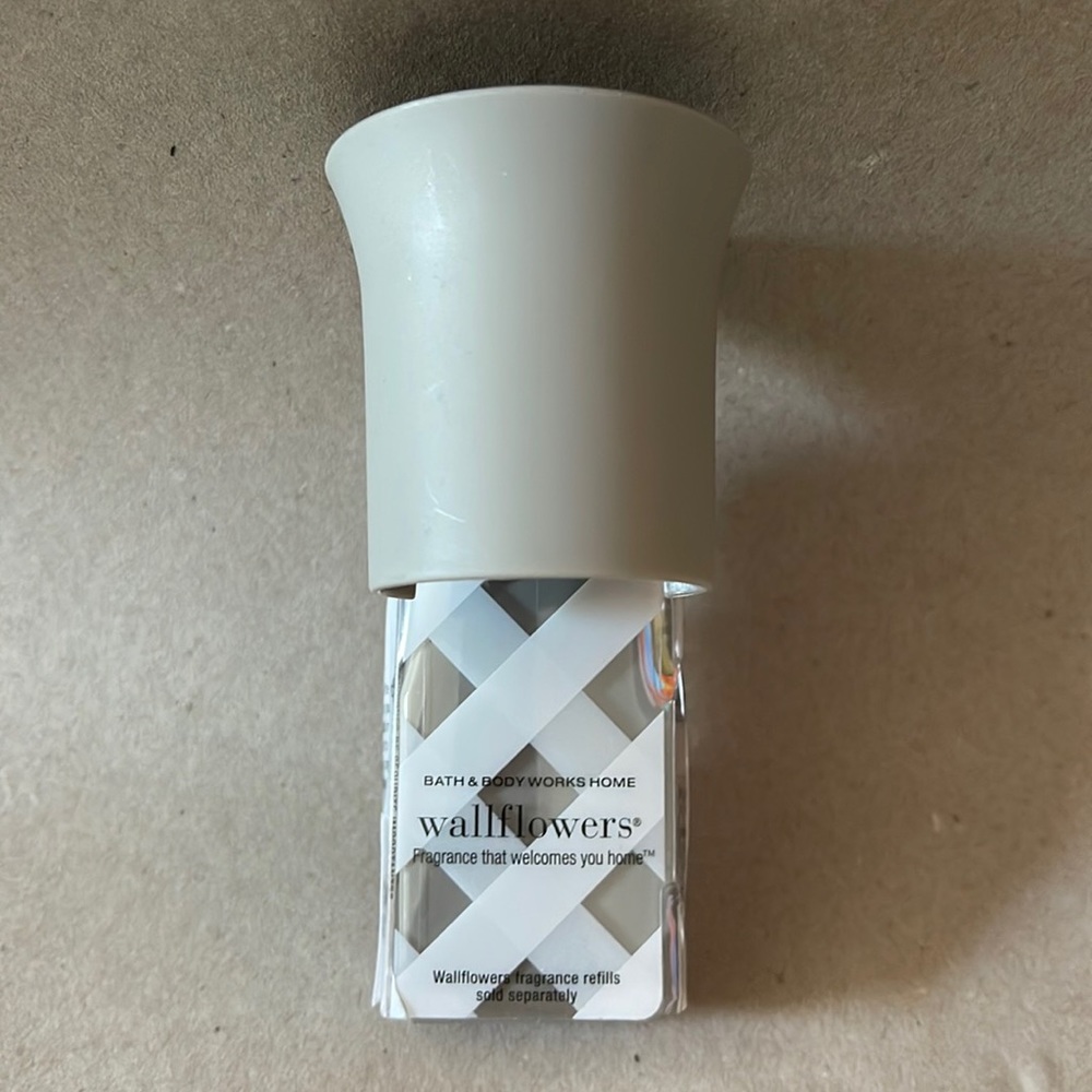 Bath & Body Works Wallflowers White Plug